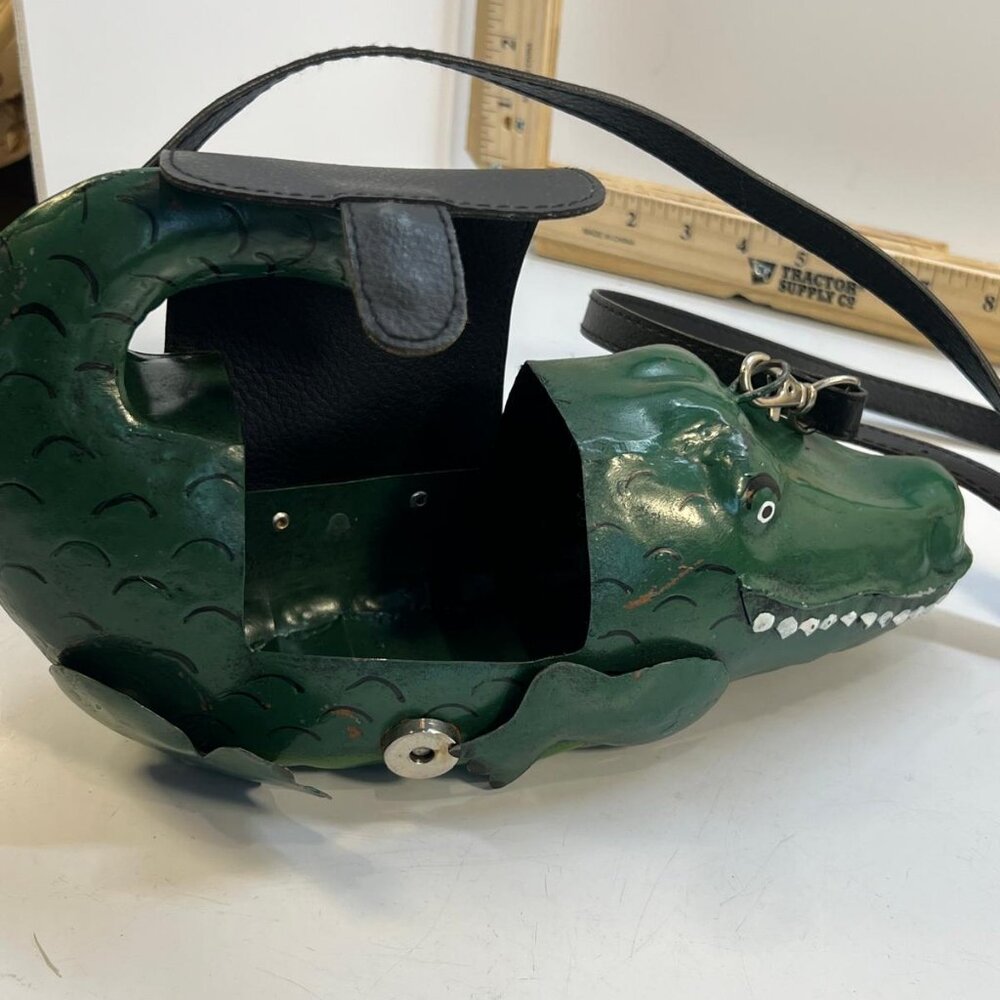 Vintage Alligator Shaped Handbag Green Crocodile Purse Novelty Bag Leather Strap - Picture 3 of 4